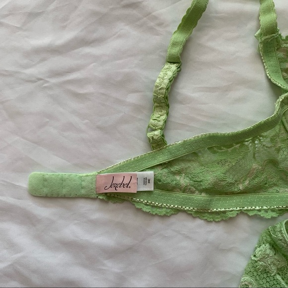 NWOT Jezebel Floral Ivy Lace Bra and Panty Set - Picture 4 of 5